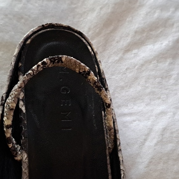 M Gemi snakeskin ballet flats w/ squared off toe 39 (8.5) - Picture 9 of 12